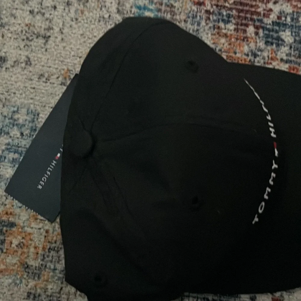 Timmy Hilfiger black cap - Picture 4 of 6